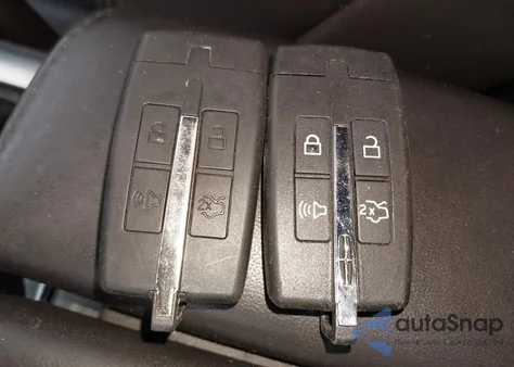 2009 Lincoln Mks from USA, damaged, VIN 1LNHM93RX9G624376